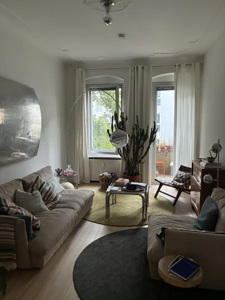 Großzügige 2-Zimmer-Wohnung in Neukölln | 69 m² mit maßgefertigter Küche — photo 1